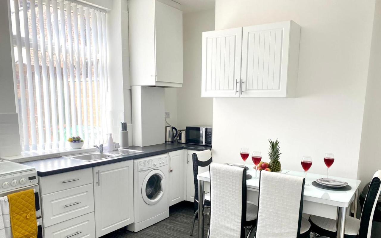 Cosy Cheerful 2 Bedrooms Near Piccadilly, Etihad Stadium Sleeps Up To 5 — Photos 3